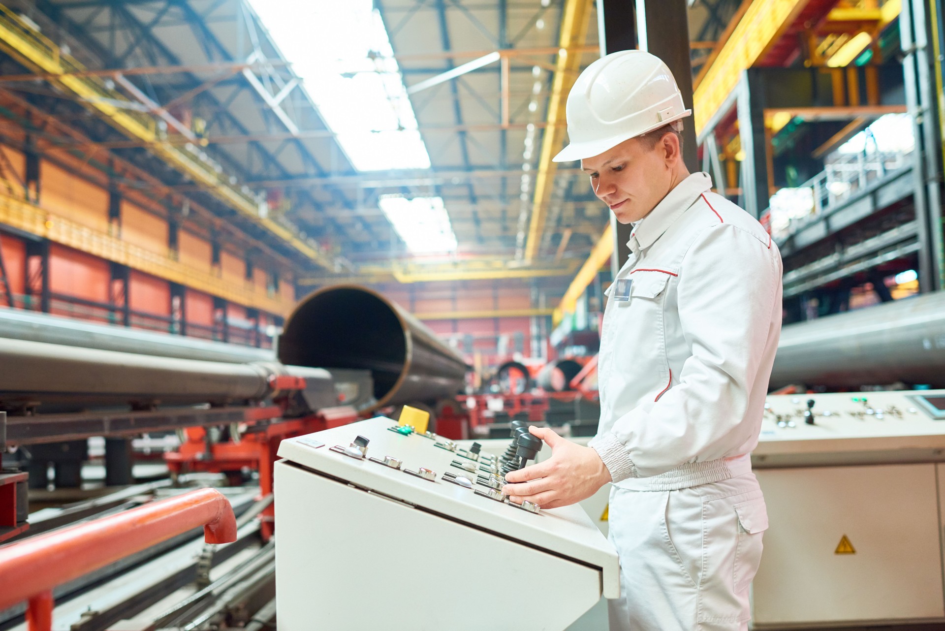 Ouvrier industriel, choix programme pour machine